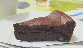 黒豆チョコレートケーキカット.JPG